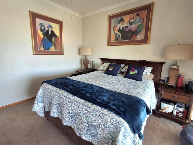 5 Bedroom Property for Sale in Duyker Eiland Western Cape